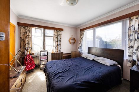 Photo of property in 28 Cambridge Street, Patea, 4520