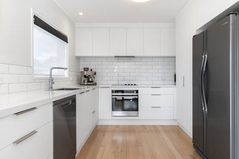 Photo of property in 17 Laurelwood Avenue, Pukekohe, 2120