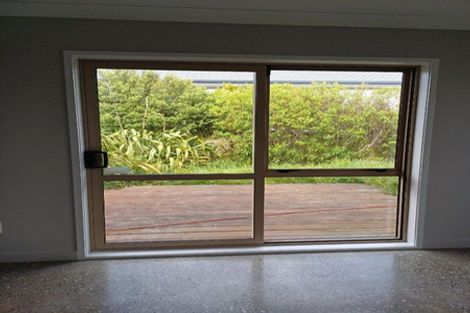 Photo of property in 15 Epic Way, Newlands, Wellington, 6037