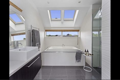 Photo of property in 20 Queens Avenue, Merivale, Christchurch, 8014