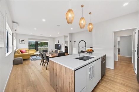 Photo of property in 3b Cardiff Road, Pakuranga, Auckland, 2010