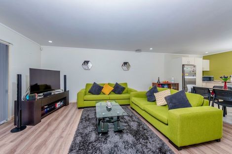 Photo of property in 29 Marinich Drive South, Ranui, Auckland, 0612