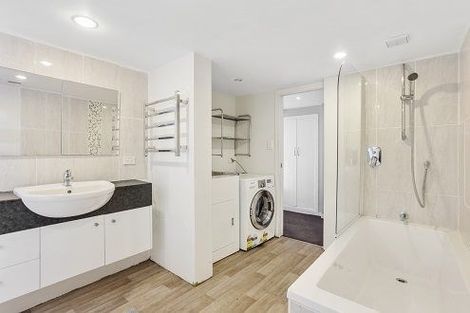 Photo of property in 21 Marae Road, Greenhithe, Auckland, 0632