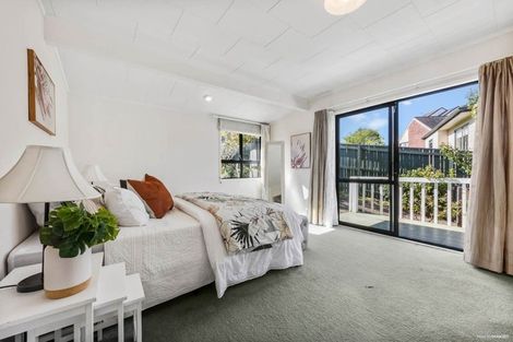 Photo of property in 5 Lagoon Way, West Harbour, Auckland, 0618