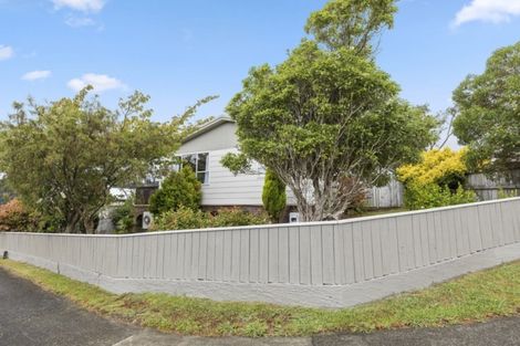 Photo of property in 28 Clapham Grove, Stokes Valley, Lower Hutt, 5019