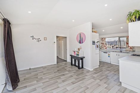 Photo of property in 11 Bayswater Crescent, Bromley, Christchurch, 8062