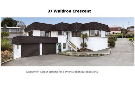 Photo of property in 37 Waldron Crescent, Green Island, Dunedin, 9018