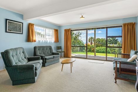 Photo of property in 258 Whangaparaoa Road, Red Beach, 0932