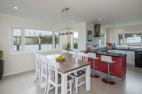 Photo of property in 11 Bay Lair Grove, Island Bay, Wellington, 6023