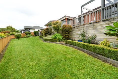 Photo of property in 11 Greenwood Place, Fitzherbert, Palmerston North, 4410