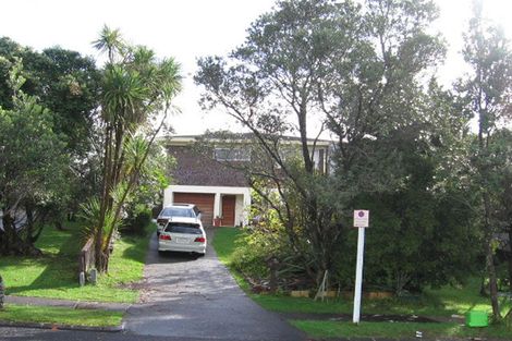 Photo of property in 11 Maroubra Place, Botany Downs, Auckland, 2010
