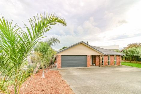 Photo of property in 11 Lithgow Drive, Otamatea, Whanganui, 4500