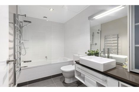 Photo of property in Patent 326 Apartments, 203s/326 Evans Bay Parade, Hataitai, Wellington, 6021