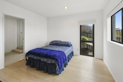 Photo of property in 8 Gigi Place, Conifer Grove, Takanini, 2112