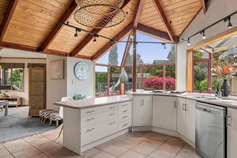 Photo of property in 12 Clare Street, Cambridge, 3434