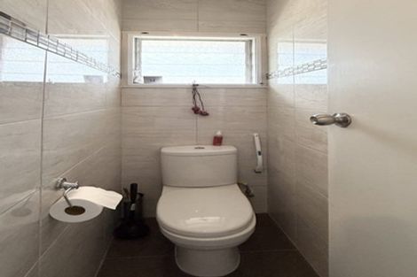 Photo of property in 1/240a East Coast Road, Forrest Hill, Auckland, 0620