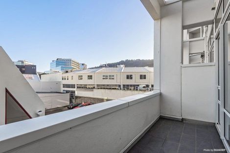 Photo of property in Stadium Garden Flats, 314/107 Thorndon Quay, Pipitea, Wellington, 6011