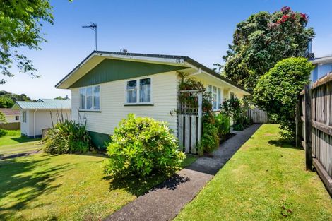 Photo of property in 48 Endeavour Street, Marfell, New Plymouth, 4310