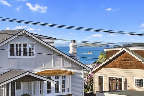 Photo of property in 19 Hemi Street, Narrow Neck, Auckland, 0622