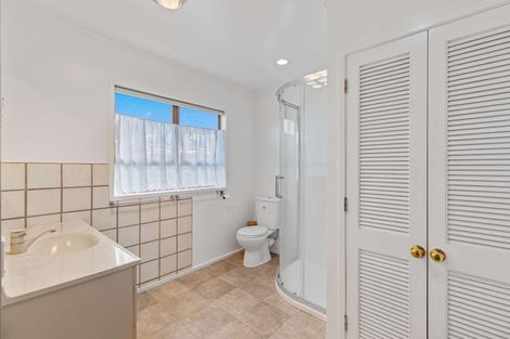 Photo of property in 204 Don Buck Road, Massey, Auckland, 0614