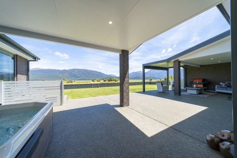 Photo of property in 21 Red Deer Place, Te Anau, 9600