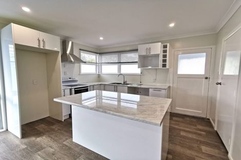 Photo of property in 2/31 Beaubank Road, Kelston, Auckland, 0602