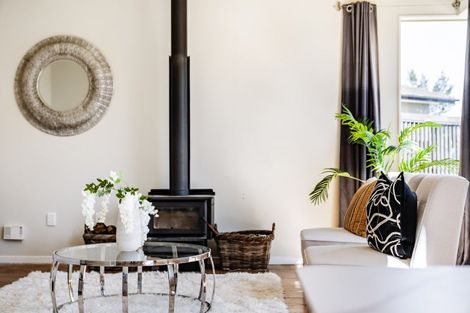 Photo of property in 6 Forest Hill Road, Henderson, Auckland, 0612