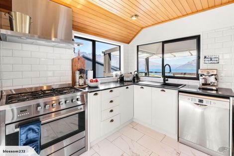 Photo of property in 5a Bolton Lane, Queenstown, 9300