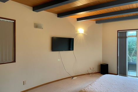 Photo of property in 1/3 Portal Place, Murrays Bay, Auckland, 0630