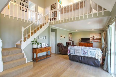 Photo of property in 9 Millen Place, Clarks Beach, 2122