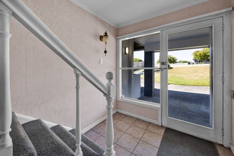 Photo of property in 8 Mahoe Street, Strandon, New Plymouth, 4312