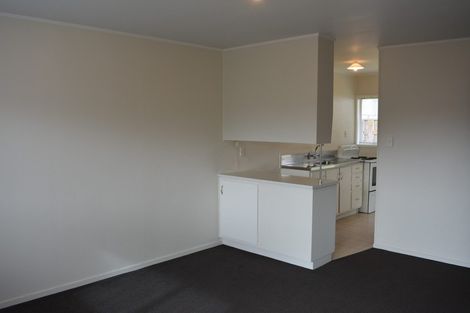 Photo of property in 8/318 Te Atatu Road, Te Atatu South, Auckland, 0610