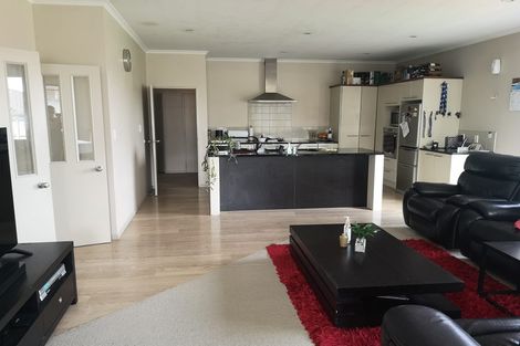 Photo of property in 41 Speyside Crescent, Flat Bush, Auckland, 2016