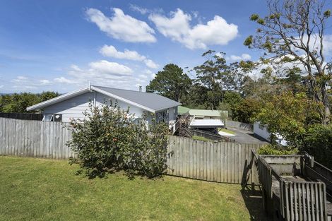 Photo of property in 4/23 Luckens Road, West Harbour, Auckland, 0618