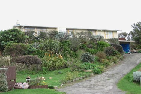 Photo of property in 112 Glanmire Road, Newlands, Wellington, 6037