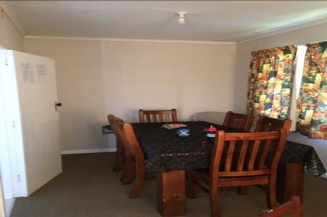 Photo of property in 52 Hutchinson Avenue, New Lynn, Auckland, 0600