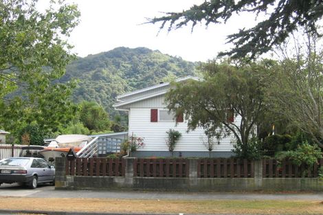 Photo of property in 43 California Drive, Totara Park, Upper Hutt, 5018