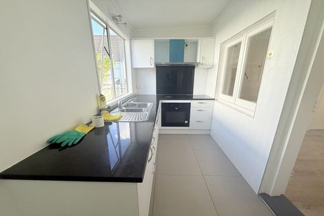 Photo of property in 76 Browns Bay Road, Rothesay Bay, Auckland, 0630