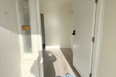 Photo of property in 76 Browns Bay Road, Rothesay Bay, Auckland, 0630