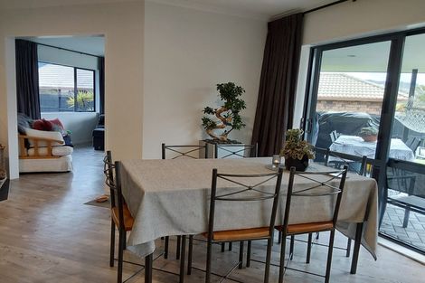 Photo of property in 4 Heaphy Place, Pukehangi, Rotorua, 3015