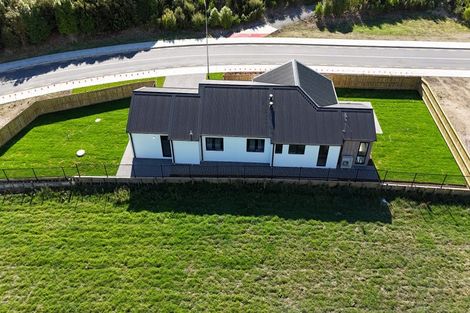 Photo of property in 100 Waipunahau Road, Waikanae, 5036