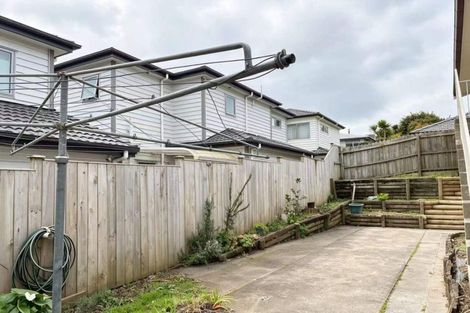 Photo of property in 144 Prince Regent Drive, Half Moon Bay, Auckland, 2012