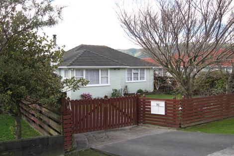 Photo of property in 90 Wainuiomata Road, Wainuiomata, Lower Hutt, 5014