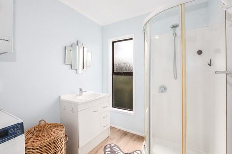 Photo of property in 25 John Witton Drive, Crofton Downs, Wellington, 6035