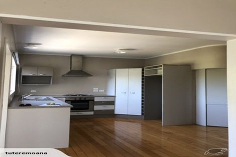 Photo of property in 72 Kent Street, Carterton, 5713