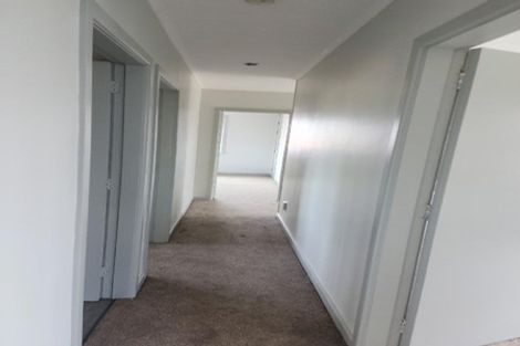 Photo of property in 32 Fruitvale Road, New Lynn, Auckland, 0600