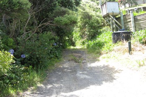 Photo of property in 93 Domain Crescent, Muriwai, Waimauku, 0881