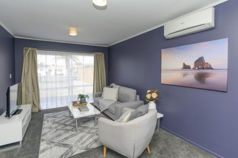 Photo of property in 2/1400 Woodstock Avenue, Mayfair, Hastings, 4122