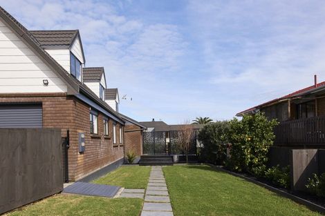 Photo of property in 4 Sophora Place, Totara Heights, Auckland, 2105