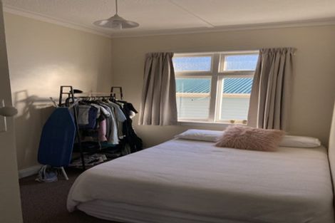 Photo of property in 64 Maupuia Road, Maupuia, Wellington, 6022